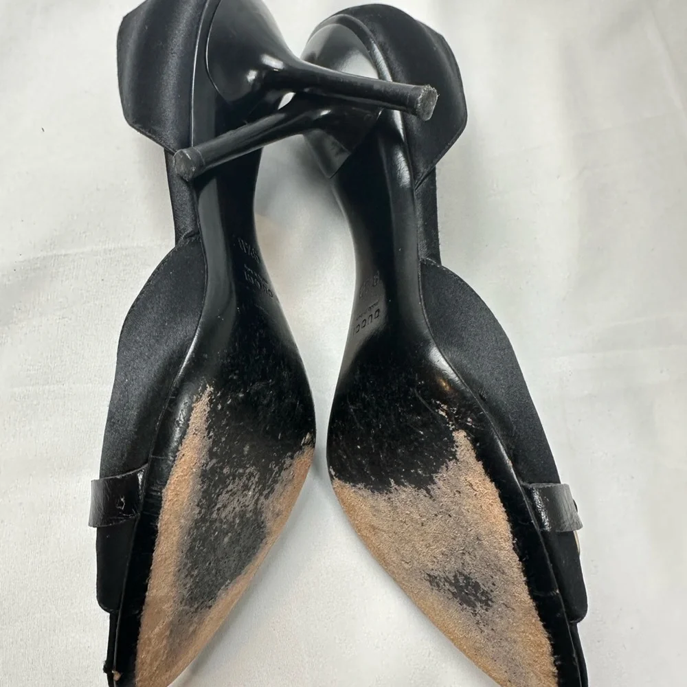 Gucci 🔥🔥 Black Women's Shoes with Gold Accents Size 9 1/2